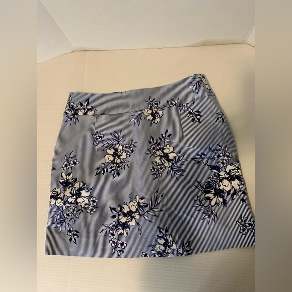 S.C.&CO. Ladies Skirt in size 8 - Picture 6 of 9